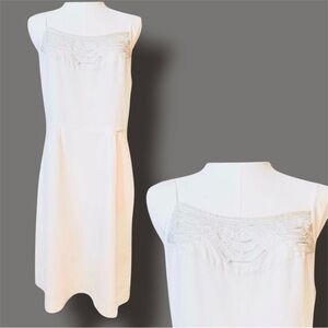 BANANA REPUBLIC Embroidered Silk Ivory Cream Lace Sleeveless Lined Midi Dress
